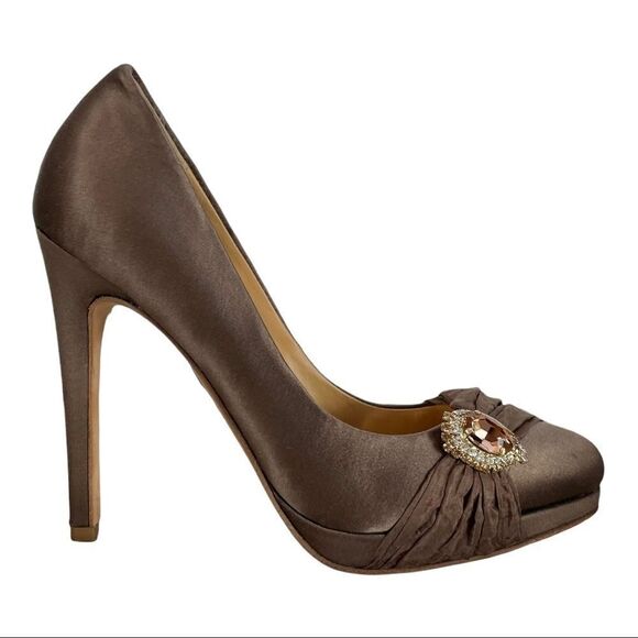 Badgley Mischka Women's Odell Platform Pumps - Picture 1 of 7